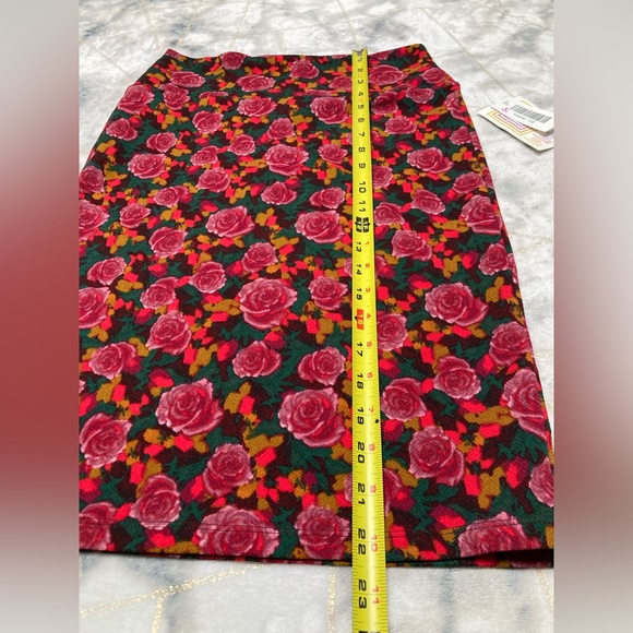 LuLa Roe Cassie Skirt - Picture 7 of 7